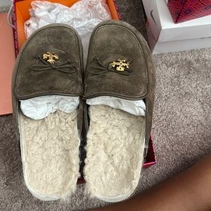 Tory Burch, charm, shearling mule suede